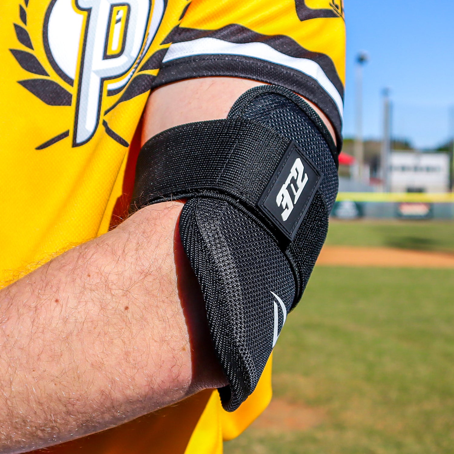BATTER'S ELBOW GUARD